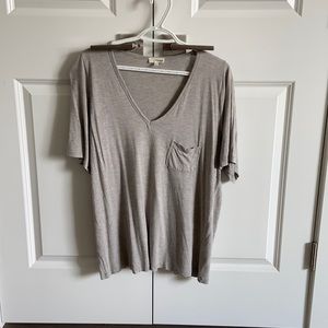 Aritzia Wilfred Free V neck T shirt